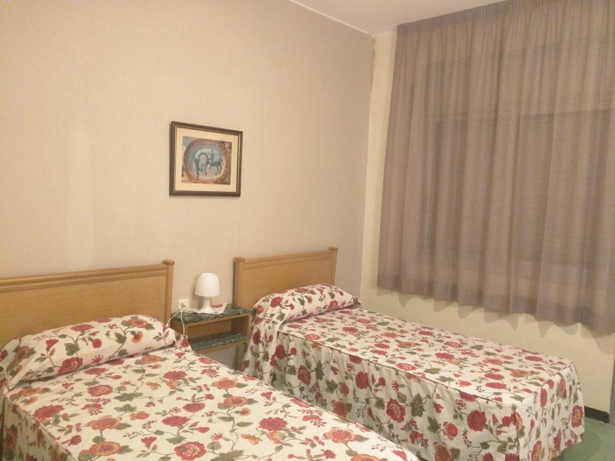 Twin Room with Shared Bathroom,1002540723:JPEG