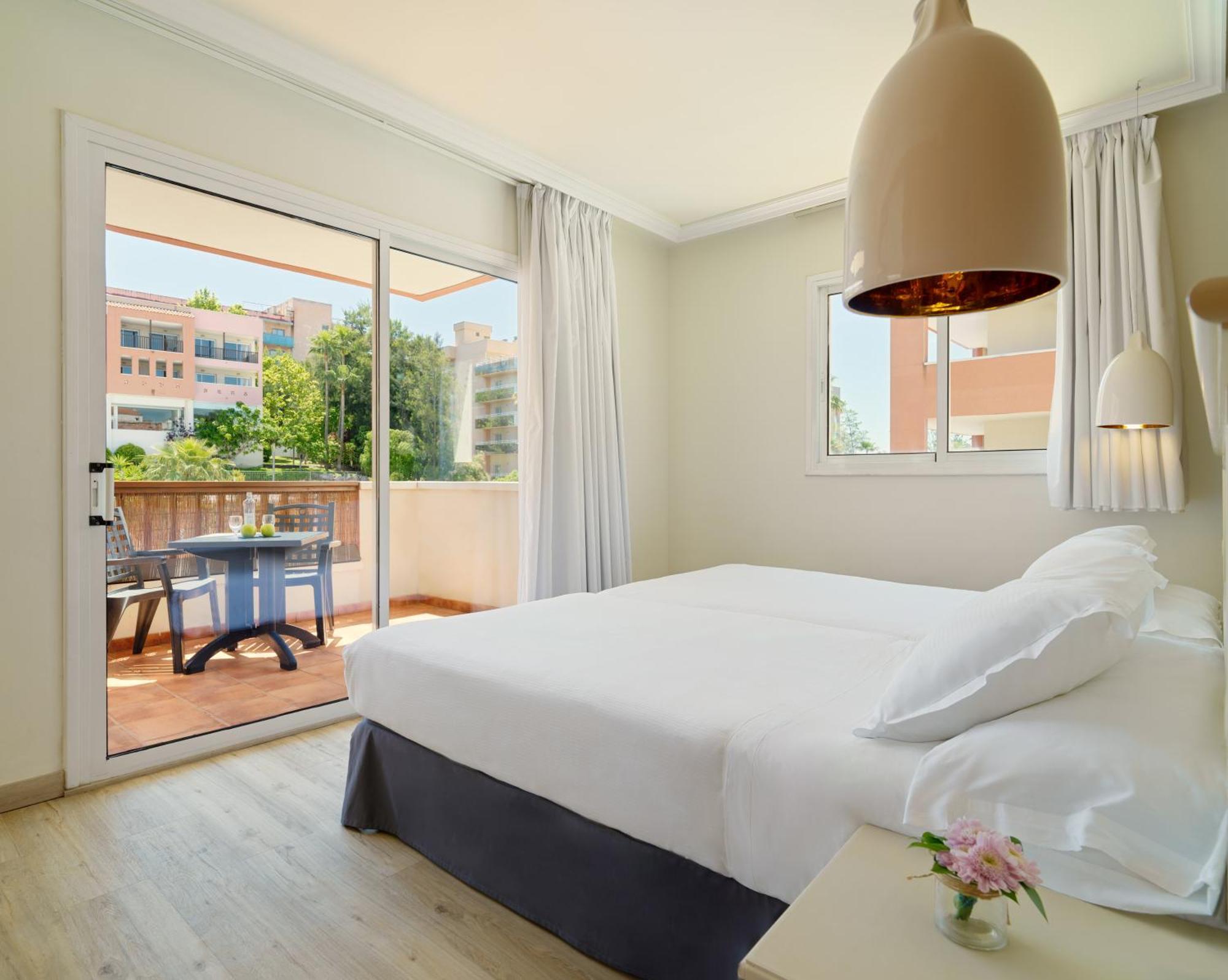 Two-Bedroom Apartment (2 Adults + 2 Children up to 10 years old),1272839680:JPEG