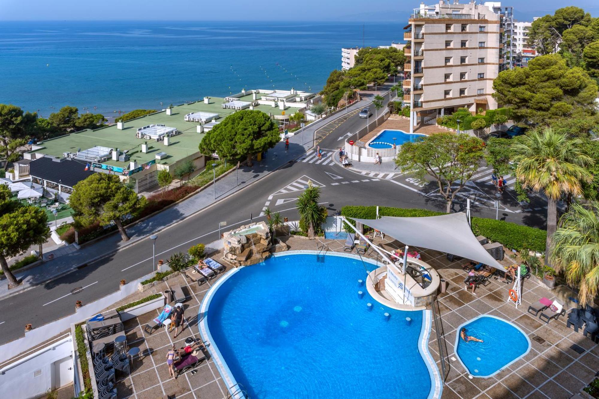Quadruple Room with Sea View (3 Adults + 1 Child)
