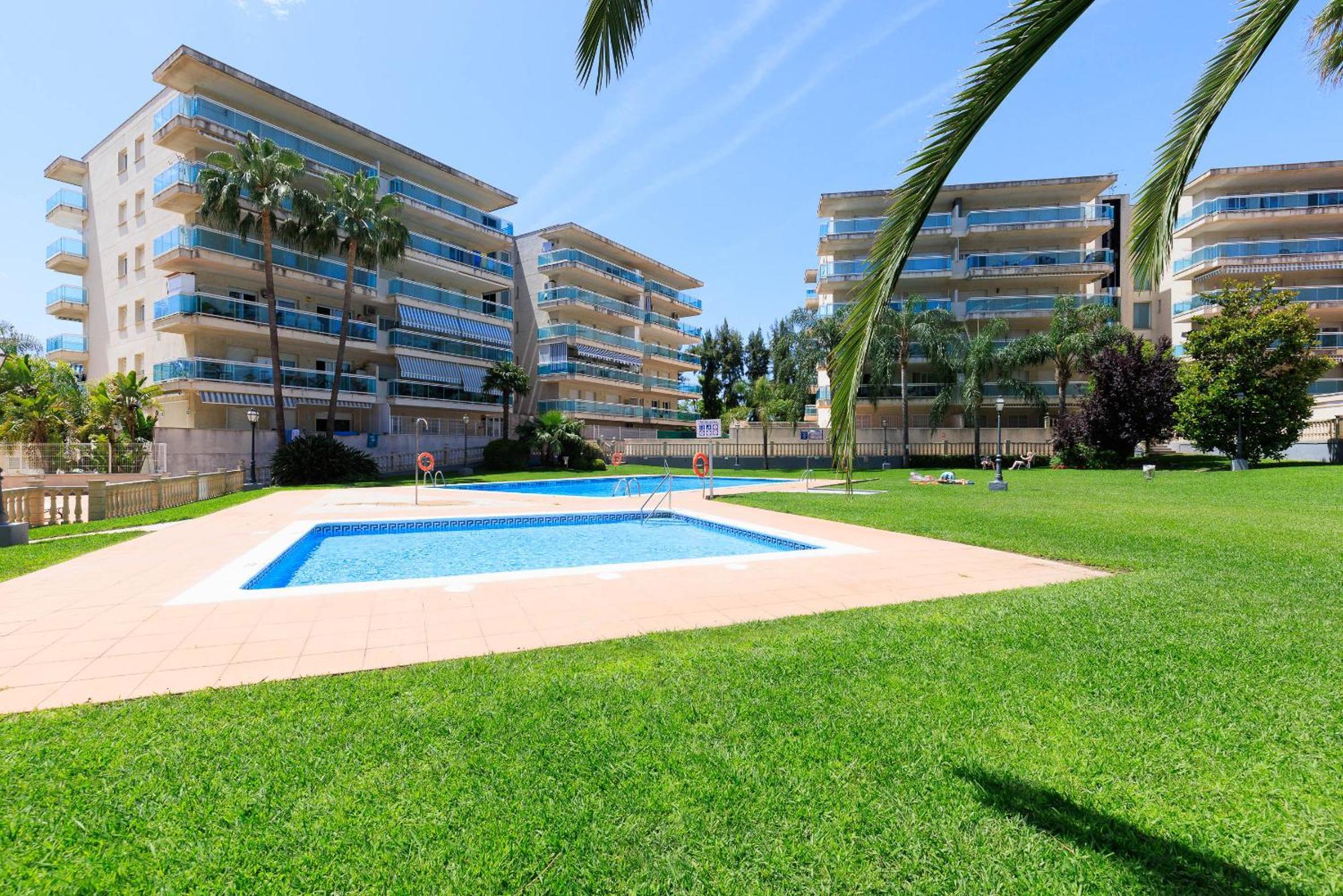 Two-Bedroom Apartment (6 Adults),1597574982:JPEG