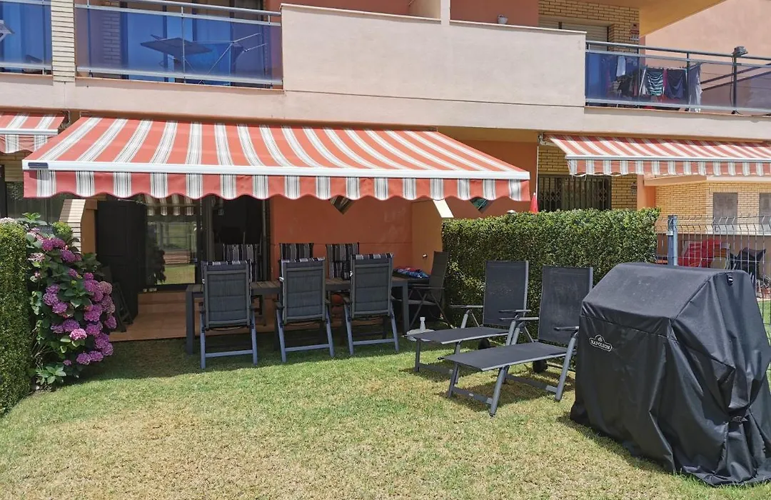 6Beds Salou-1