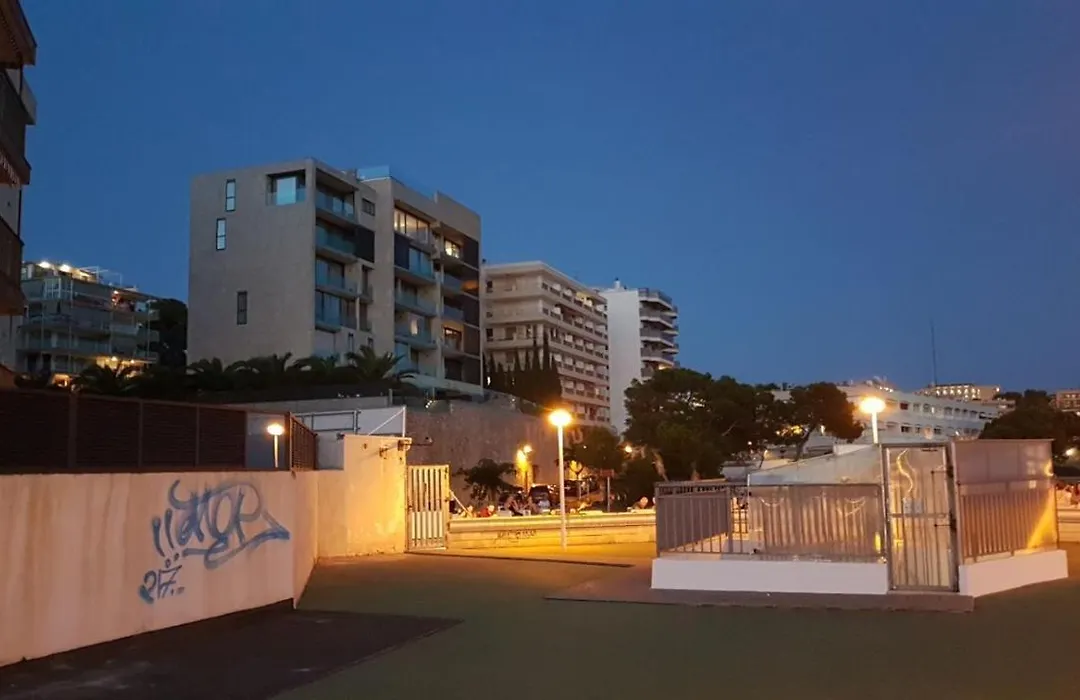 Apartment Center Salou Near Port Aventura-1