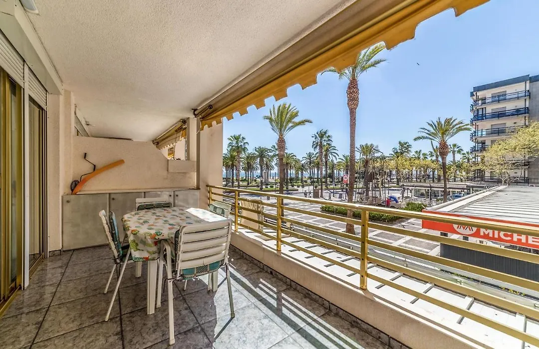Beautiful Apartment In Salou With Outdoor Swimming Pool, Wifi And 1 Bedrooms-1
