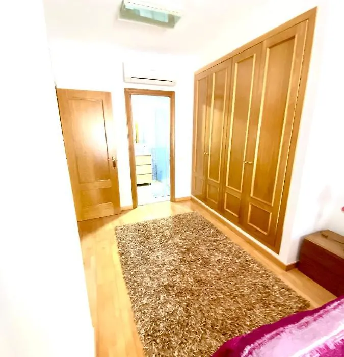 Roni Rooms-1