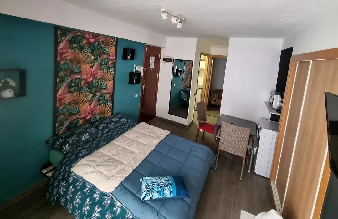 Apartamento segunda línea de la playa Capellán Salou-1
