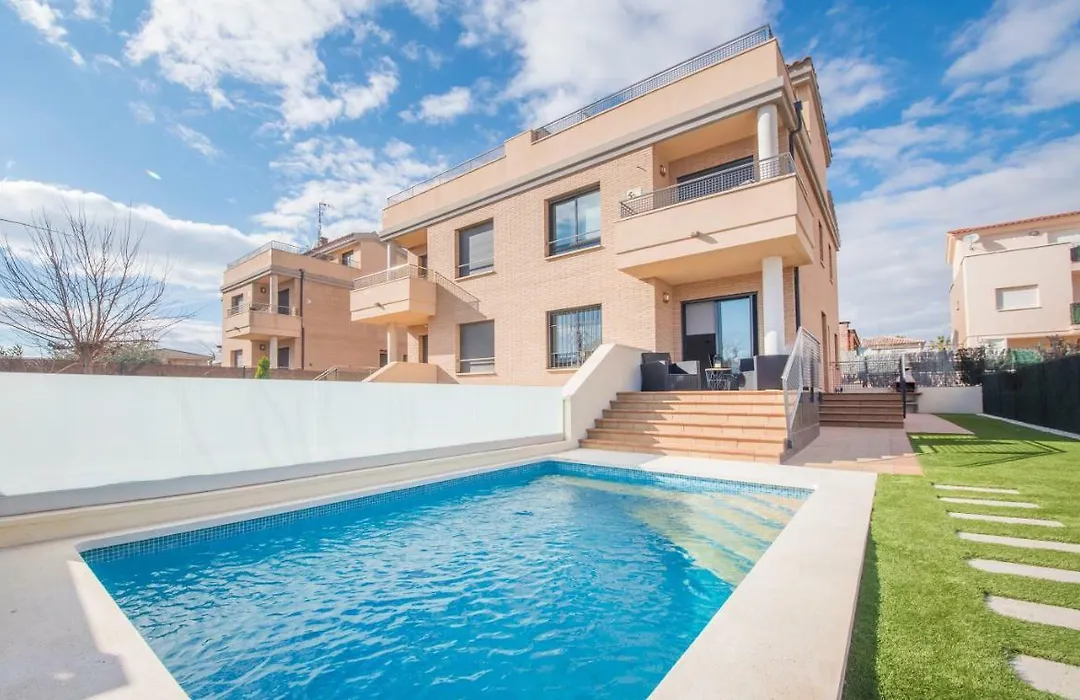 Salou Villa Private Pool & Jacuzzi-1
