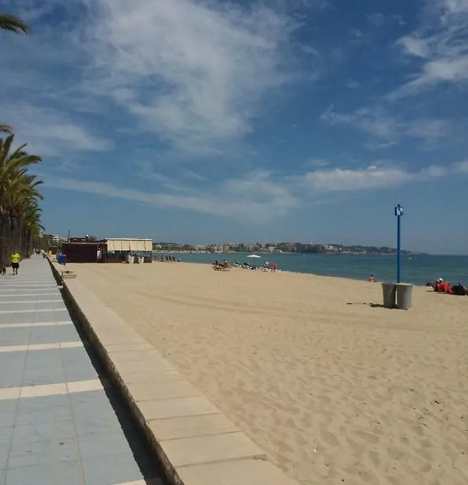Economico Apartamento 2A Linea Playa-1