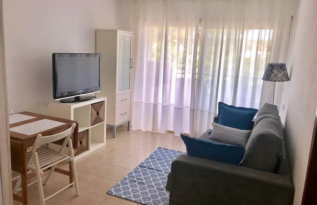 Apartamento céntrico con piscina-1