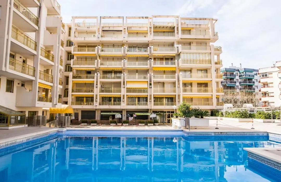 Acogedor Apartamento En Primera Linea De Playa-1