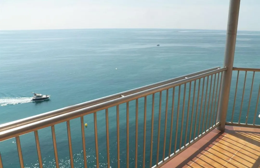 Apartment With Direct Access To The Sea-1
