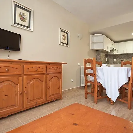 Royal Rentalmar Apts-2