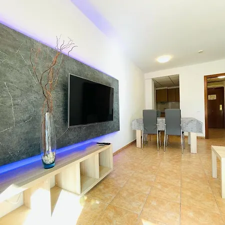 Apartamento Reformado, Soleado Todo El Dia,Maravilloso Entorno-3