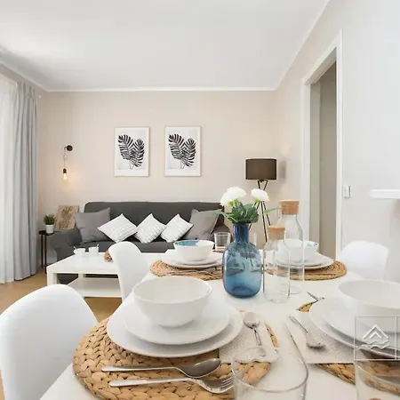 3 Bedroom Apartment Just 80M From The Beach-3