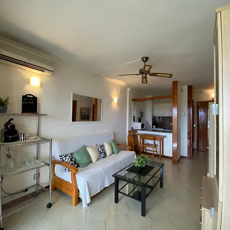 Apartamento con piscina en 1ª línea de playa en Salou-2