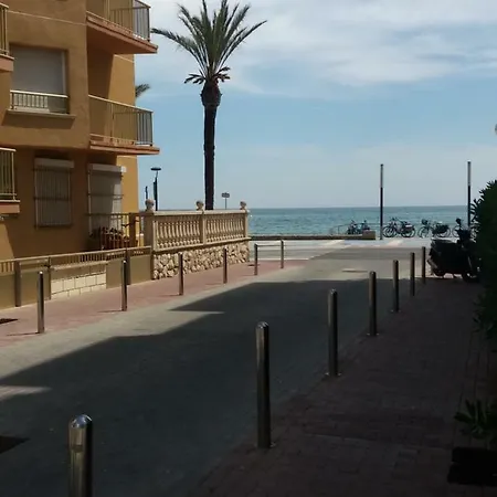 Economico Apartamento 2A Linea Playa-2